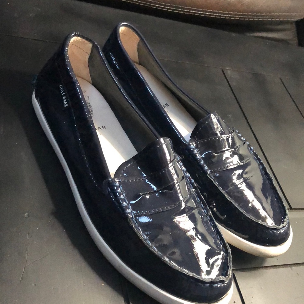 Shoes - Picture 3 of 4